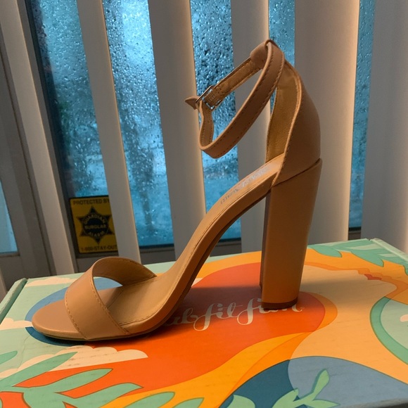 Tan/Nude/ Beige Open Toe Heels - Picture 2 of 3